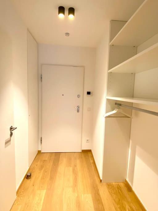 Luxury Brand New Flat With Terrace & Parking - Rtl1 *